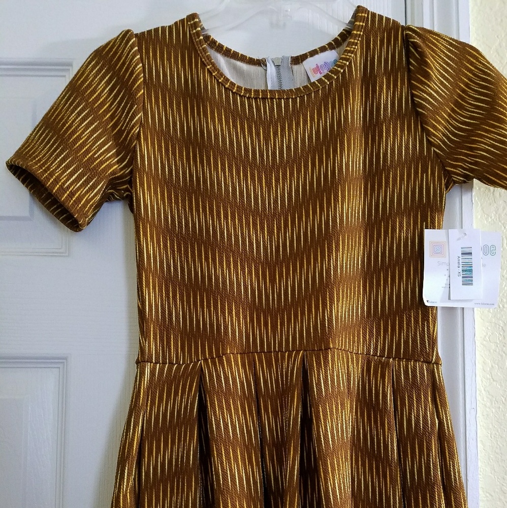 Xs lularoe Amelia fall mustard print