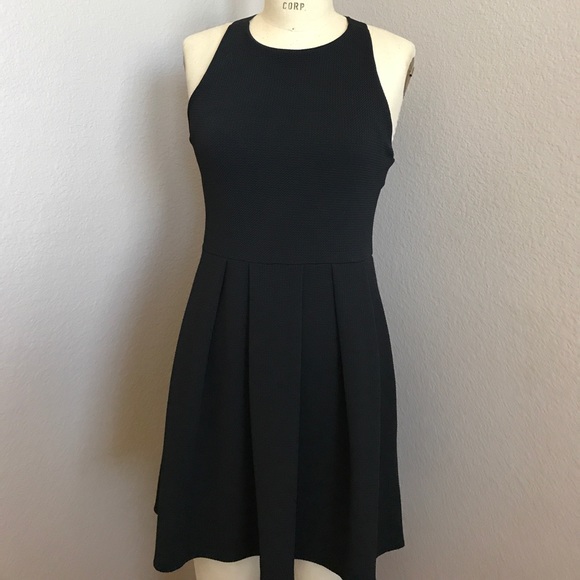 Dress - Picture 3 of 6