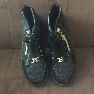 New Michael Kors Lauren High Top tennis shoes