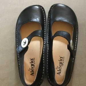 Alegria worn once!