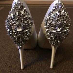 Badgley Mischka Kiara White Wedding Shoes Sz 8
