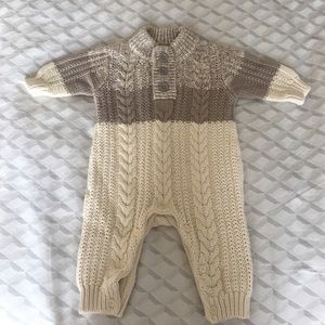 Baby Gap sweater onesie 👶🏻❄️