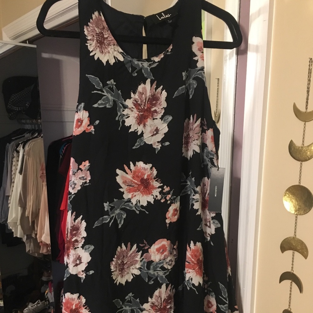 Lulu’s floral swing dress size L