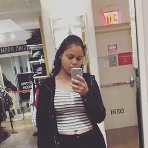 Meet your Posher, Vanessa