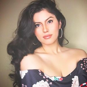 Meet your Posher, Christina