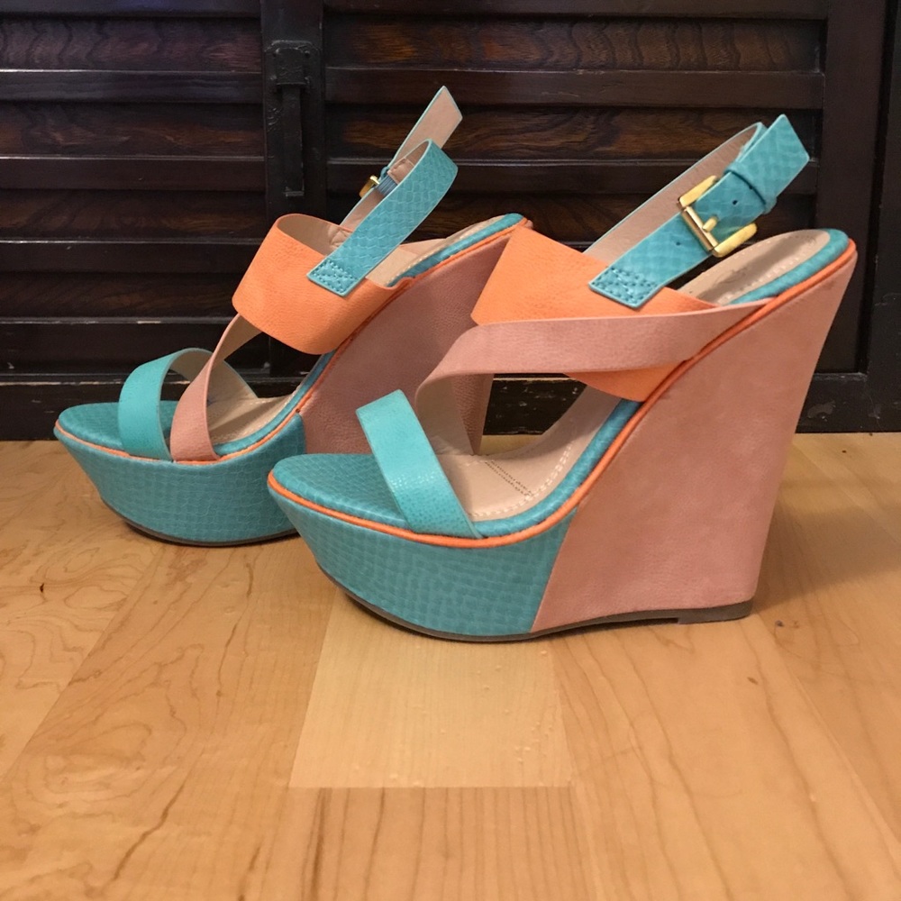Brand new multicolores DbDk Wedges!