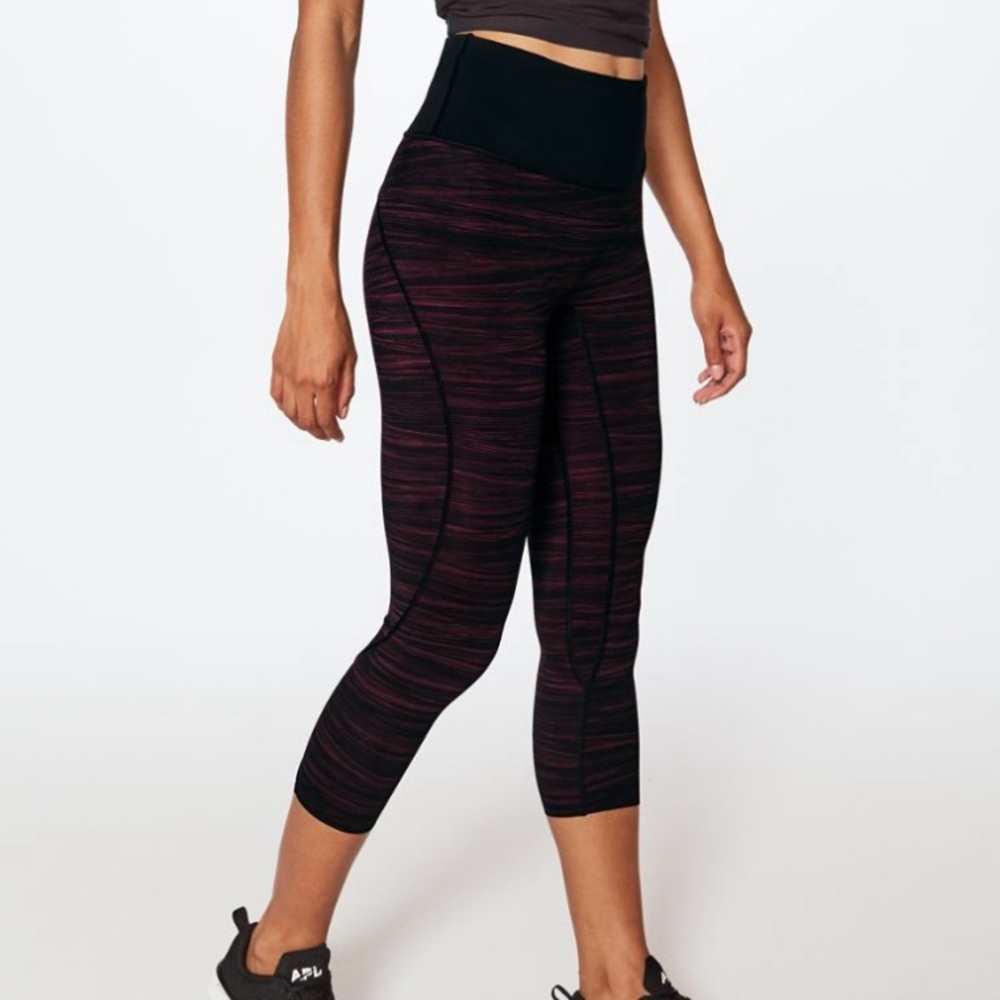 🦄🍋RARE Lululemon NWT Run The Day Crop!