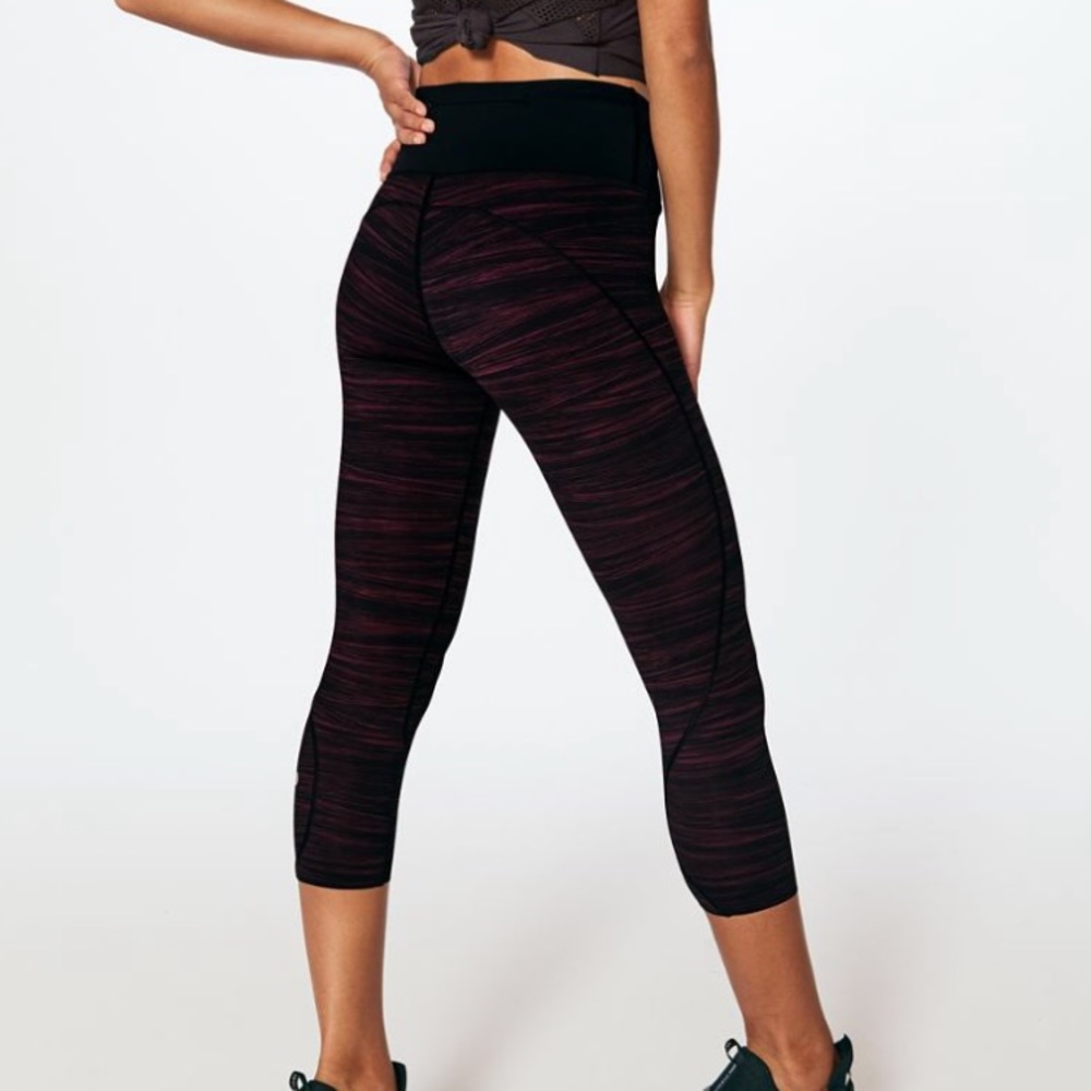 🦄🍋RARE Lululemon NWT Run The Day Crop! - Picture 2 of 8