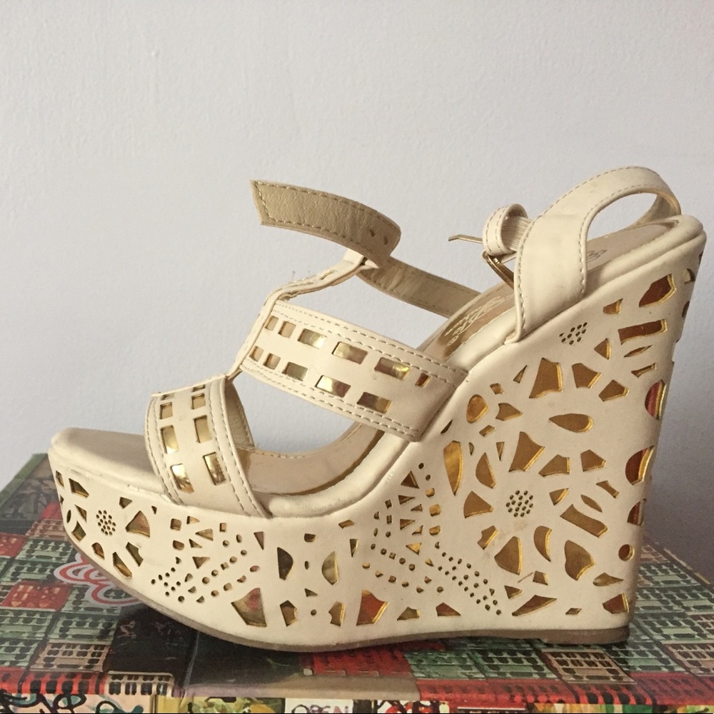 Gold wedges