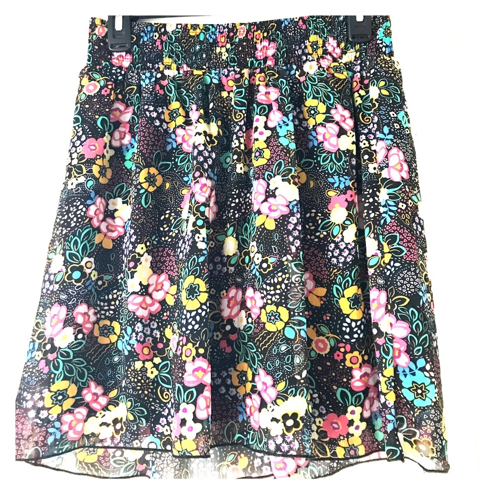 Xhilaration cute floral skirt - size small