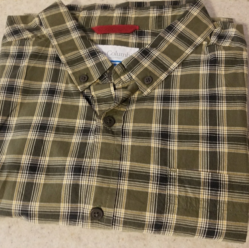 Columbia Long Sleeve button up (Never worn)