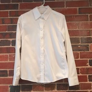 NWT banana Republic White Button Down Size 6