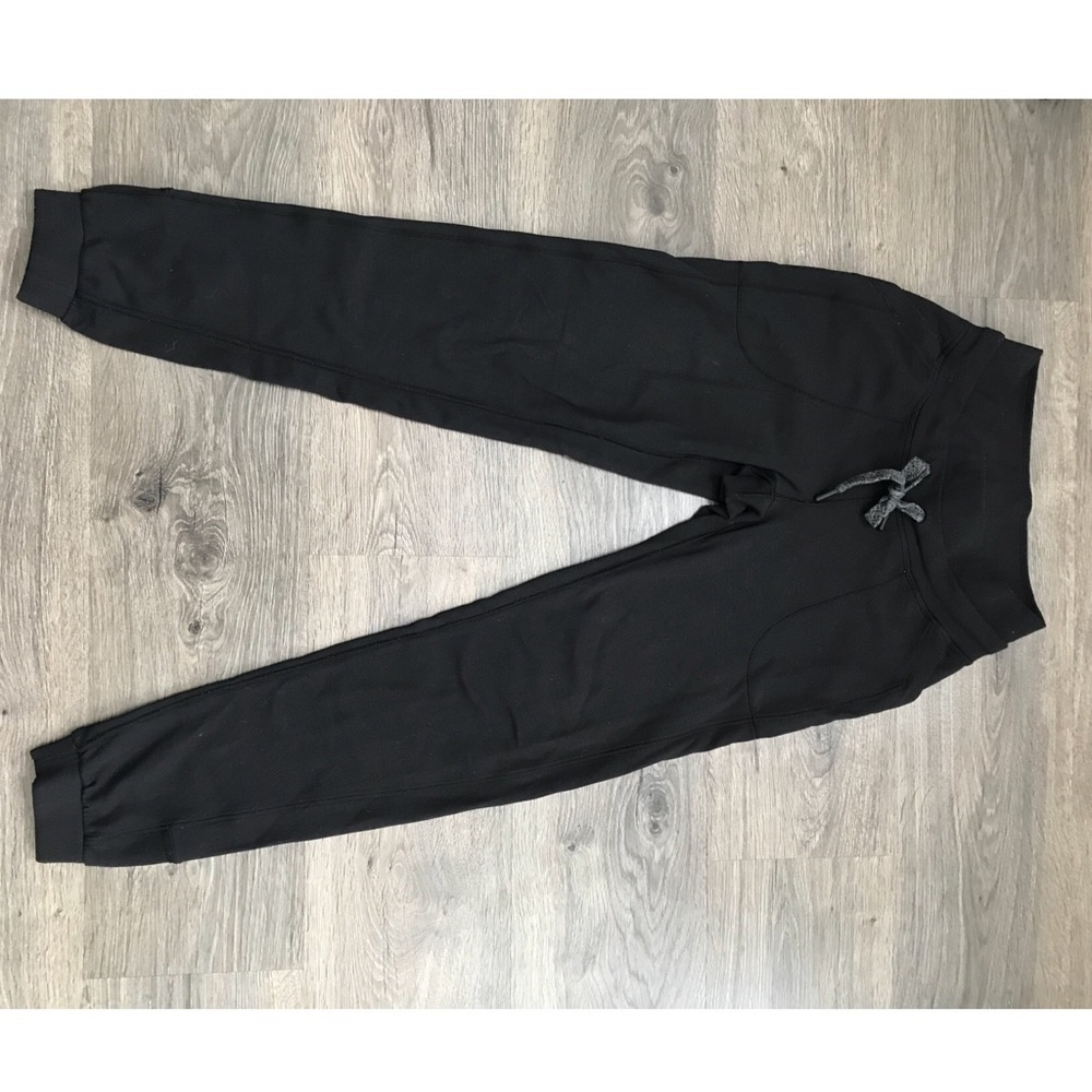 🍋Lululemon Baserunner Joggers sz 4