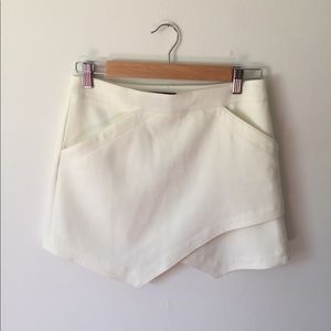 BCBGMaxAzaria ivory mini skirt