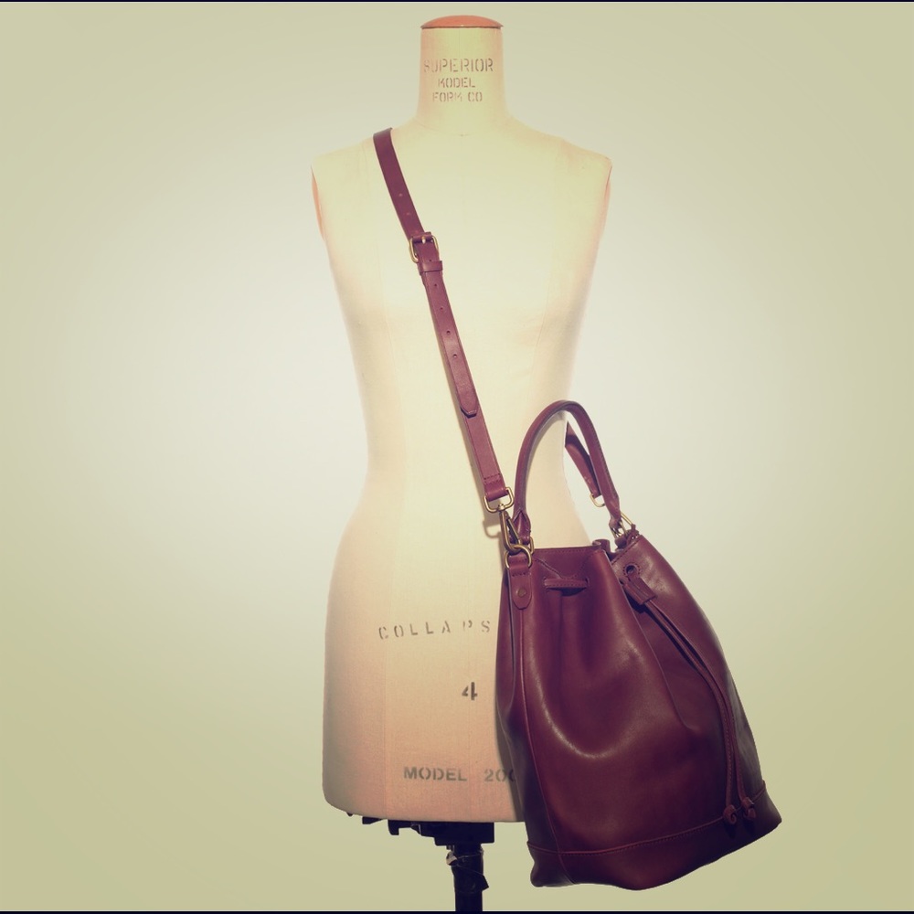 Drawstring Cabernet / Burgundy bucket bag