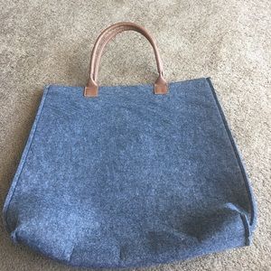 Grey felt tore