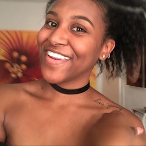 Meet your Posher, Daynah