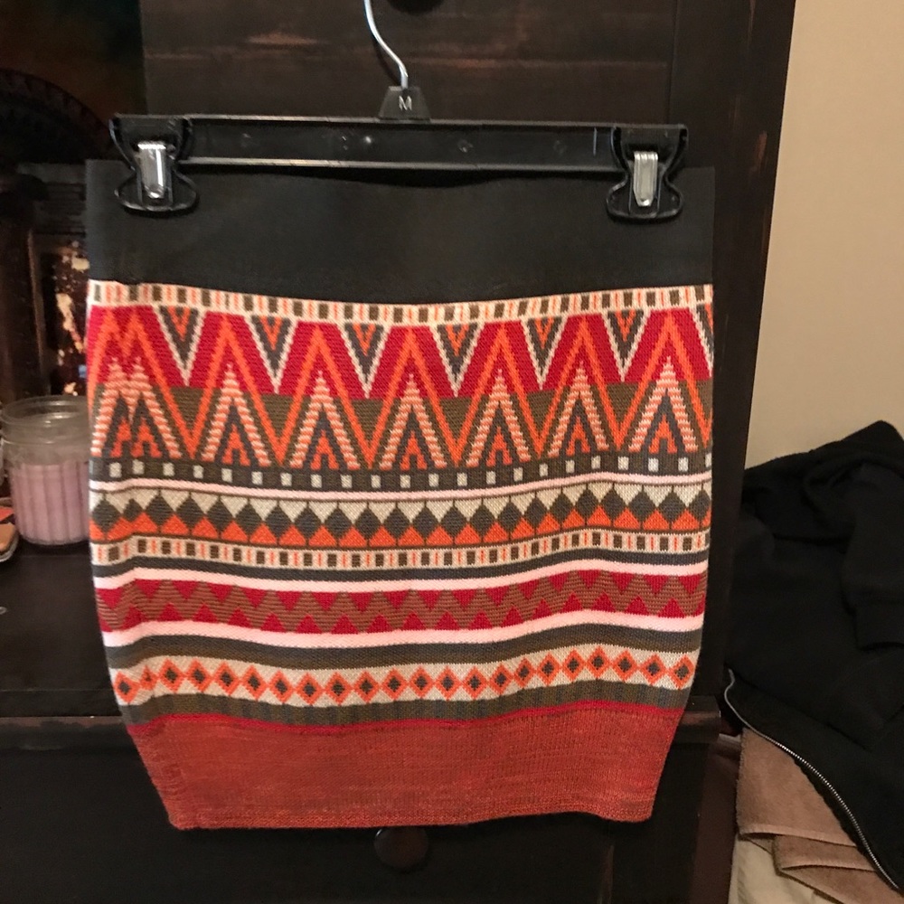 Patterned fall skirt