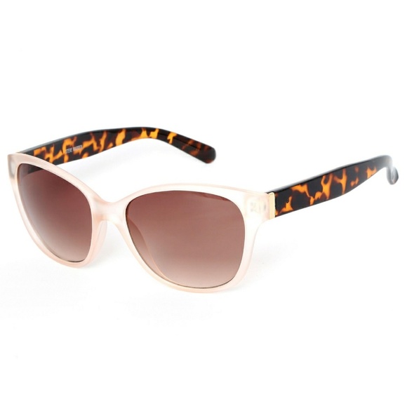 Steve Madden Accessories - Steve Madden Sunglasses