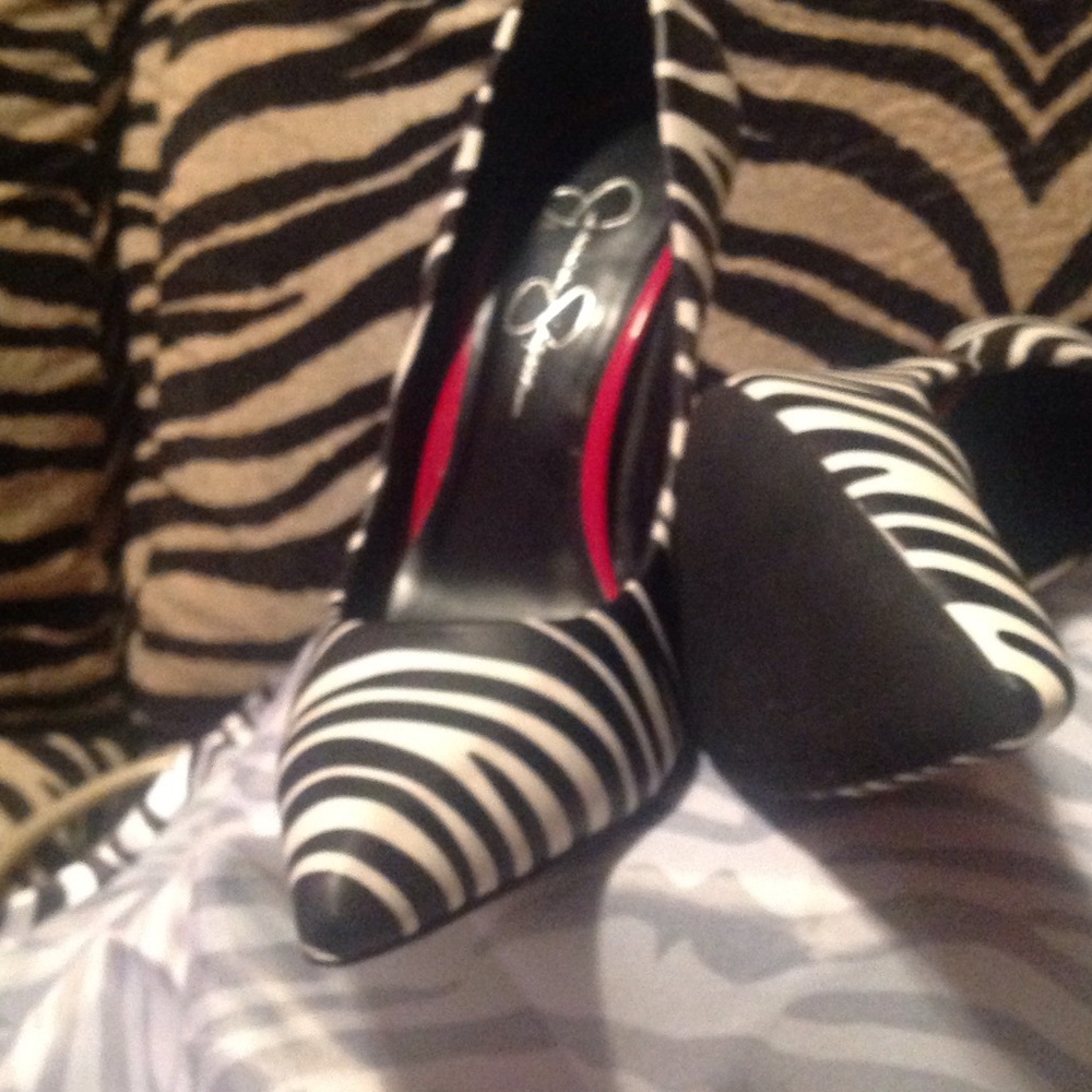 "Jessica Simpson" Tiger Stripe Hills