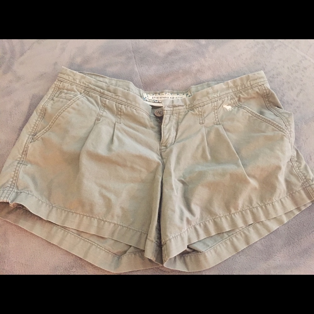 Abercrombie and Fitch size 2 green shorts