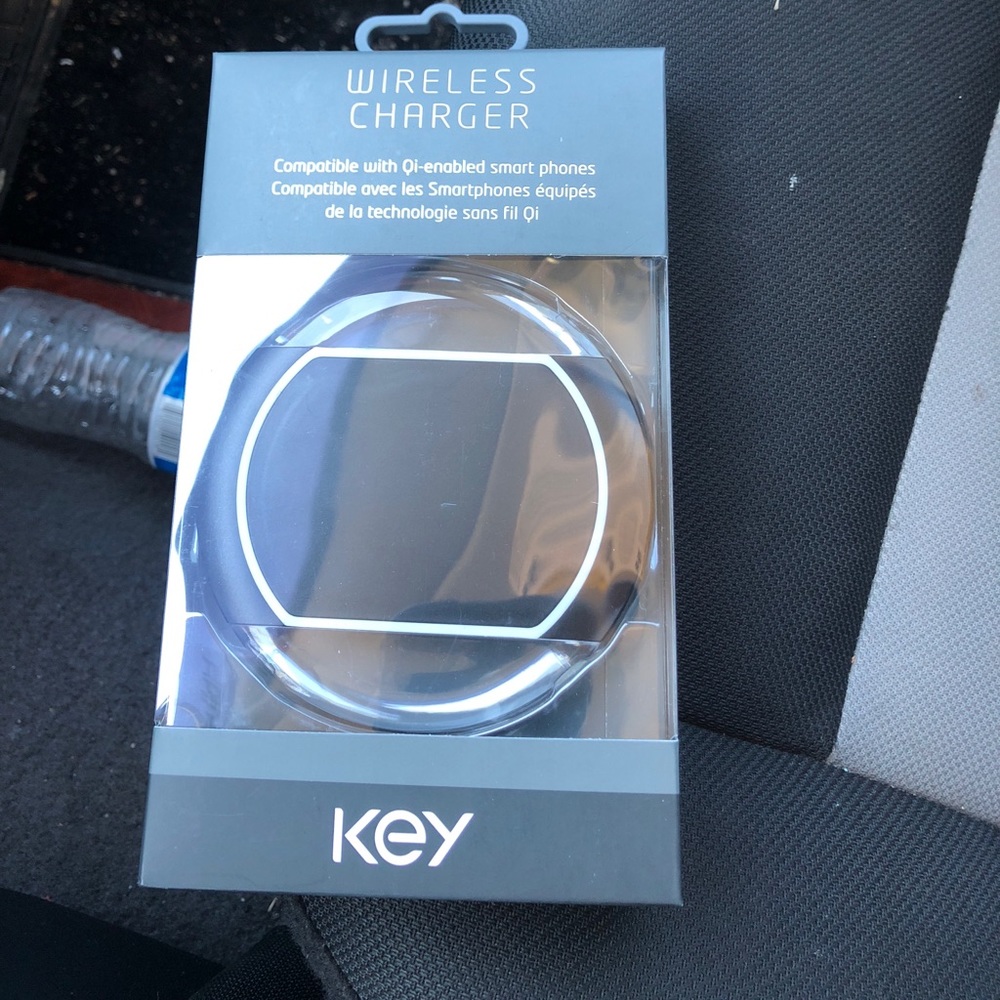 Wireless phone charger