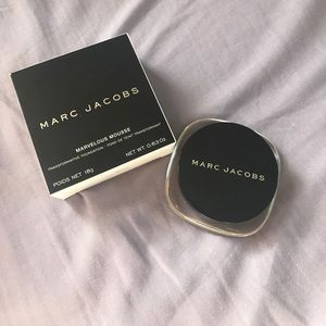 Marc Jacobs Marvelous Mousse in shade 14 ivory med