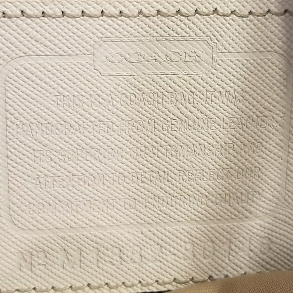 Small white Coach Bag - Picture 2 of 4