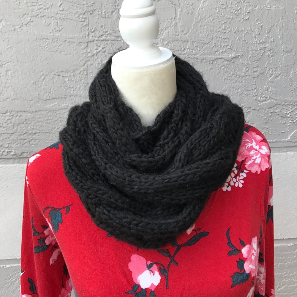Black Knit Scarf