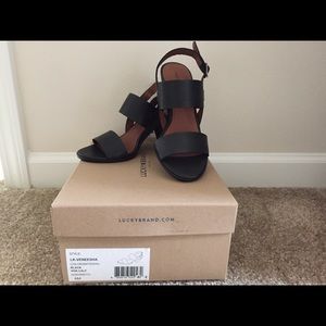 New Lucky sandals from Dillards size 6