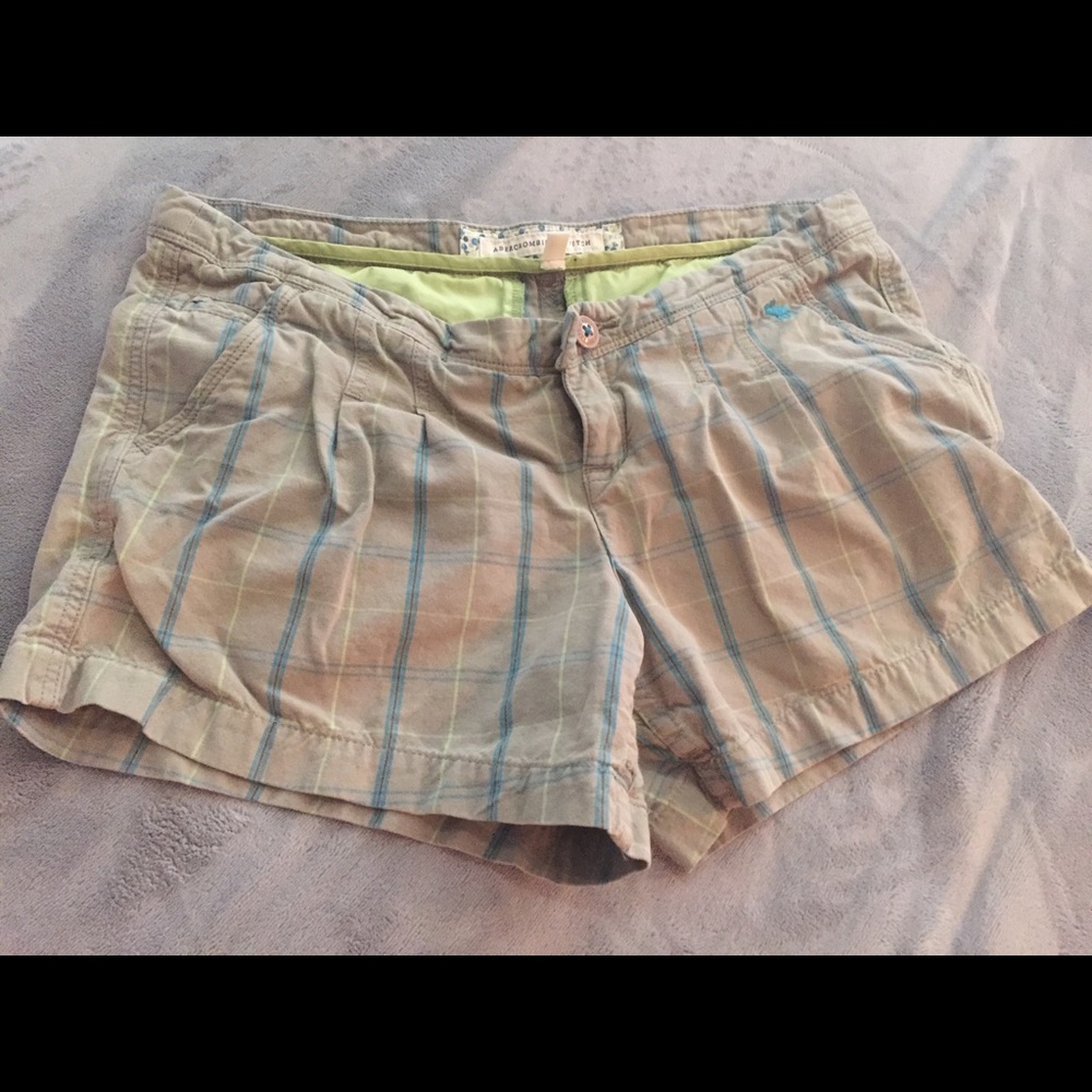 Abercrombie and Fitch size 2 green shorts size 2