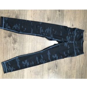 🍋Lululemon wonder under sz4