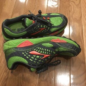 Women’s Brooks Cascadia trail running shoes