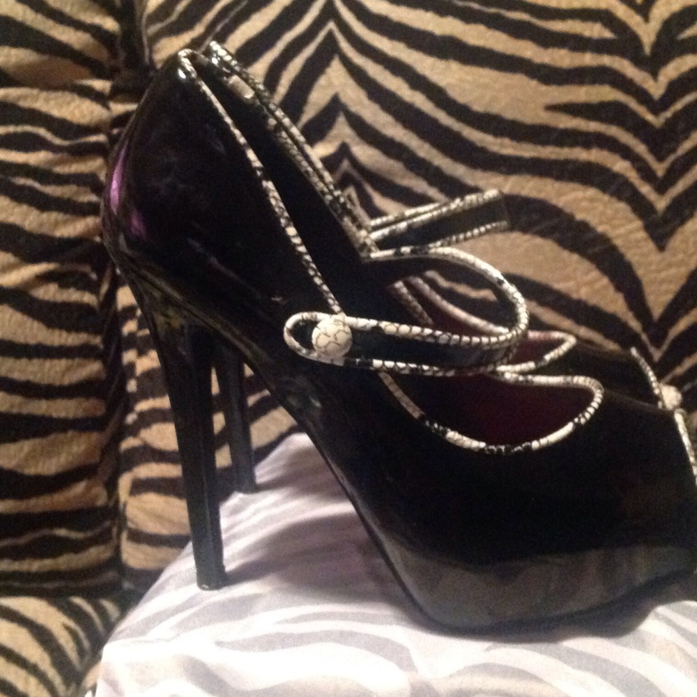 "Penny loves Kenny" Heels