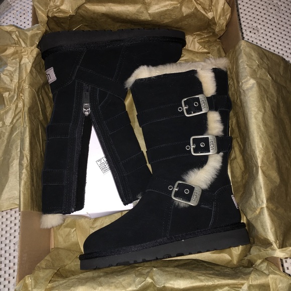 Ugg Maddi Girl's Black Boots NIB - Picture 2 of 5
