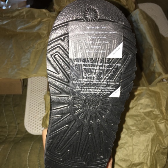 Ugg Maddi Girl's Black Boots NIB - Picture 4 of 5