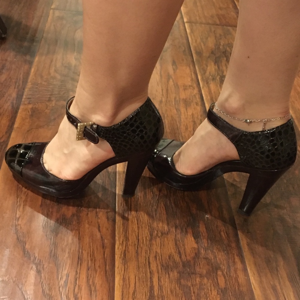 Michael Kors heels brown