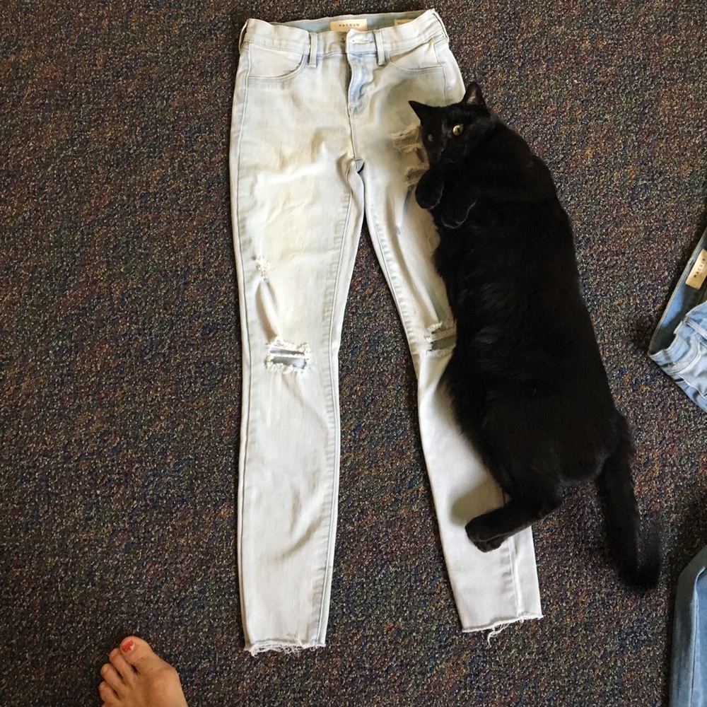 Pacsun white washed mid rise jeans. Size24