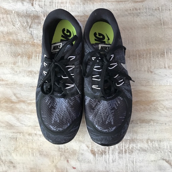 Nike Free 5.0 Women's Sneakers {Blk/Gry} 7 - Picture 2 of 5