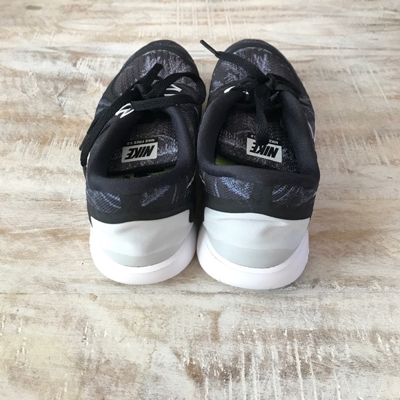 Nike Free 5.0 Women's Sneakers {Blk/Gry} 7 - Picture 4 of 5