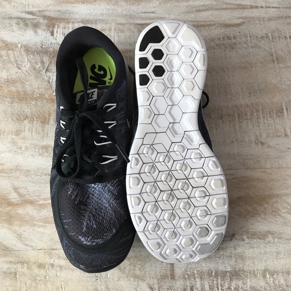 Nike Free 5.0 Women's Sneakers {Blk/Gry} 7 - Picture 5 of 5