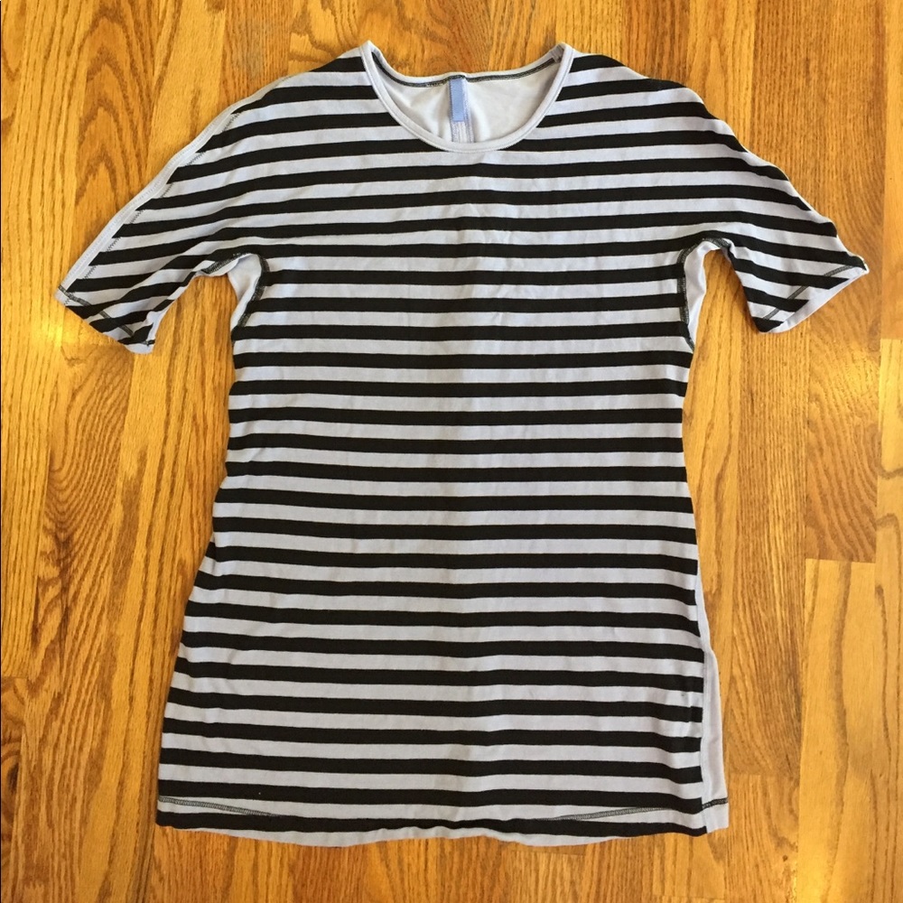 Lululemon lavender and black stripe short sleeve
