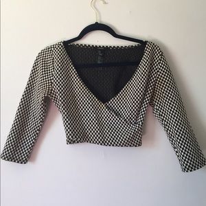 Adorable black and white houndstooth top