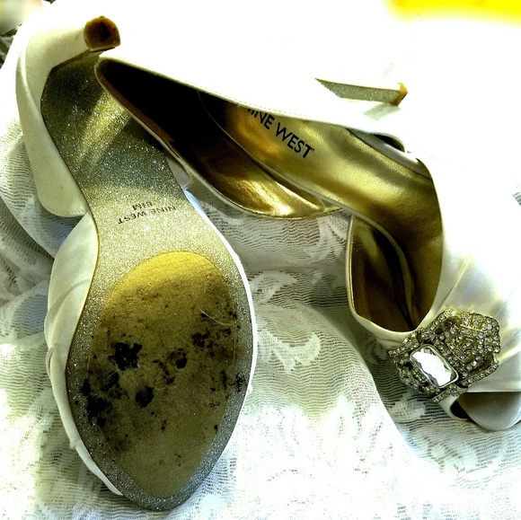 NINE WEST gem embelished heels - Picture 3 of 3