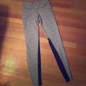 NIKE Dryfit Meshback Yoga Pant