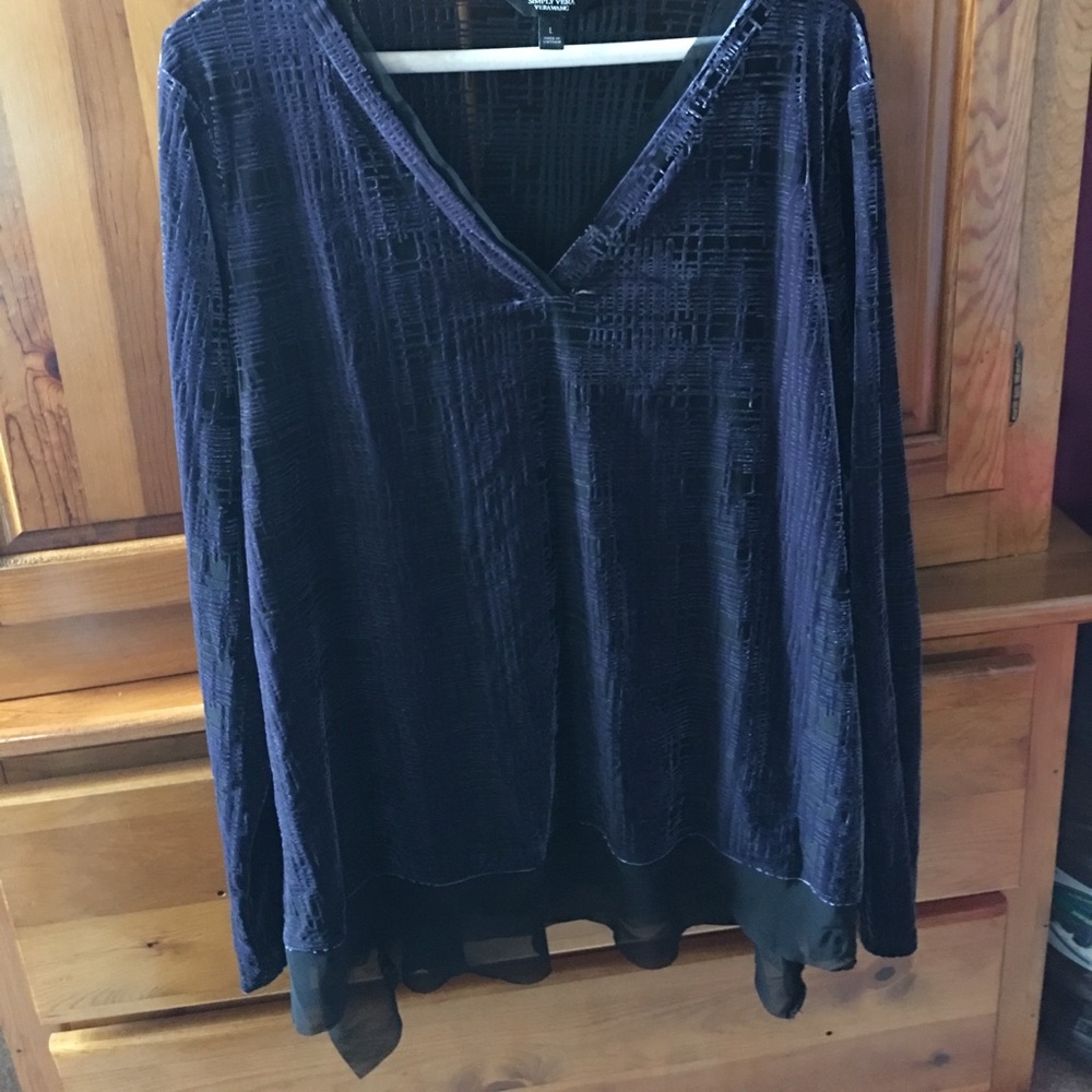 Vera Wang dressy  purple/ black shirt Large