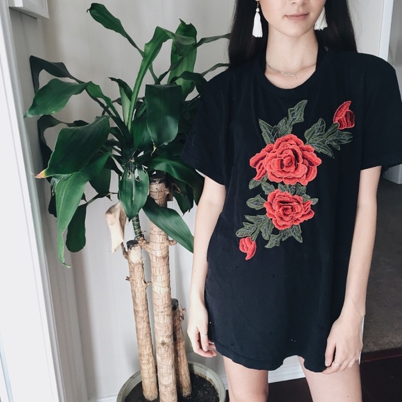LF Tops - Emma & Sam Distressed Rose Tee