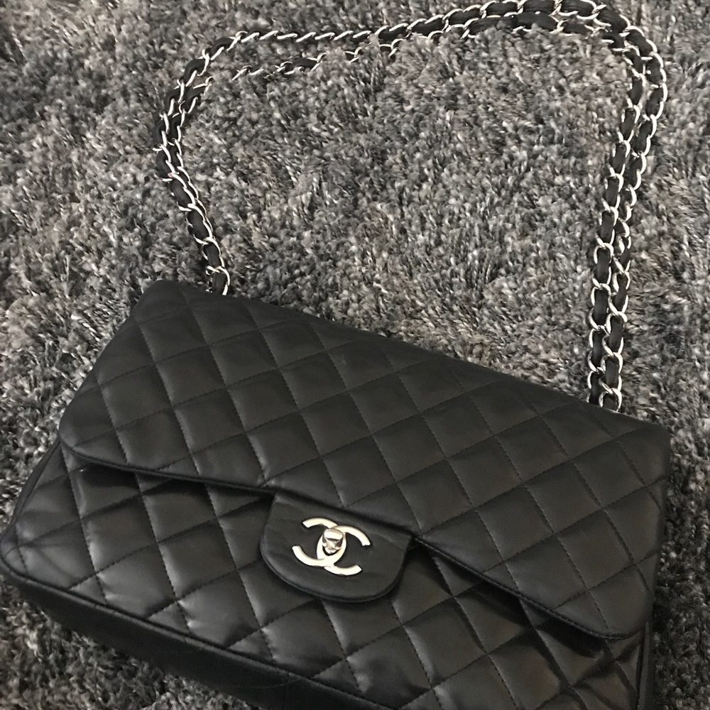 Jumbo chanel double flap bag