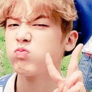 Meet your Posher, Lily