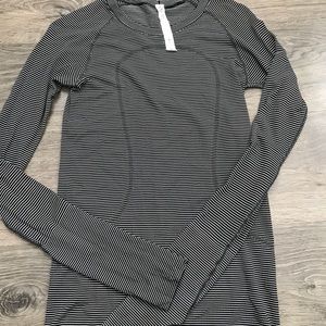 🍋Lululemon run swiftly long sleeve sz 4